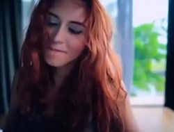 redhead babe moans on sexowebcam online